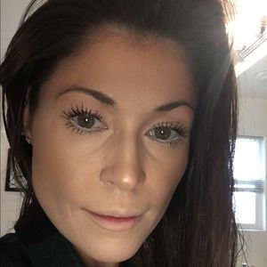 Meet your Posher, Cassandra